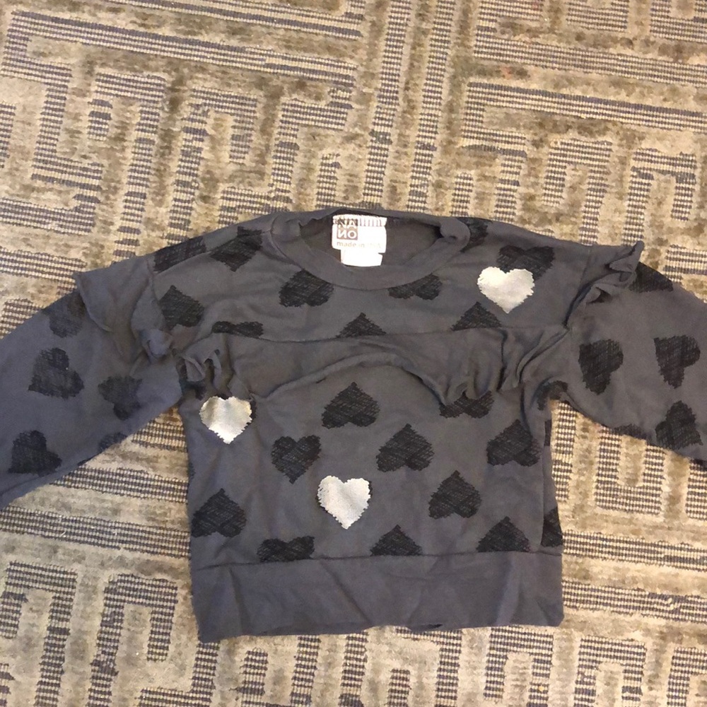 Nano grey black ruffle heart Pullover